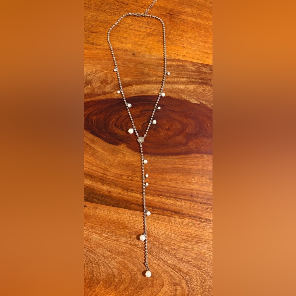41 Hawthorn Y-Neck Pearl Necklace